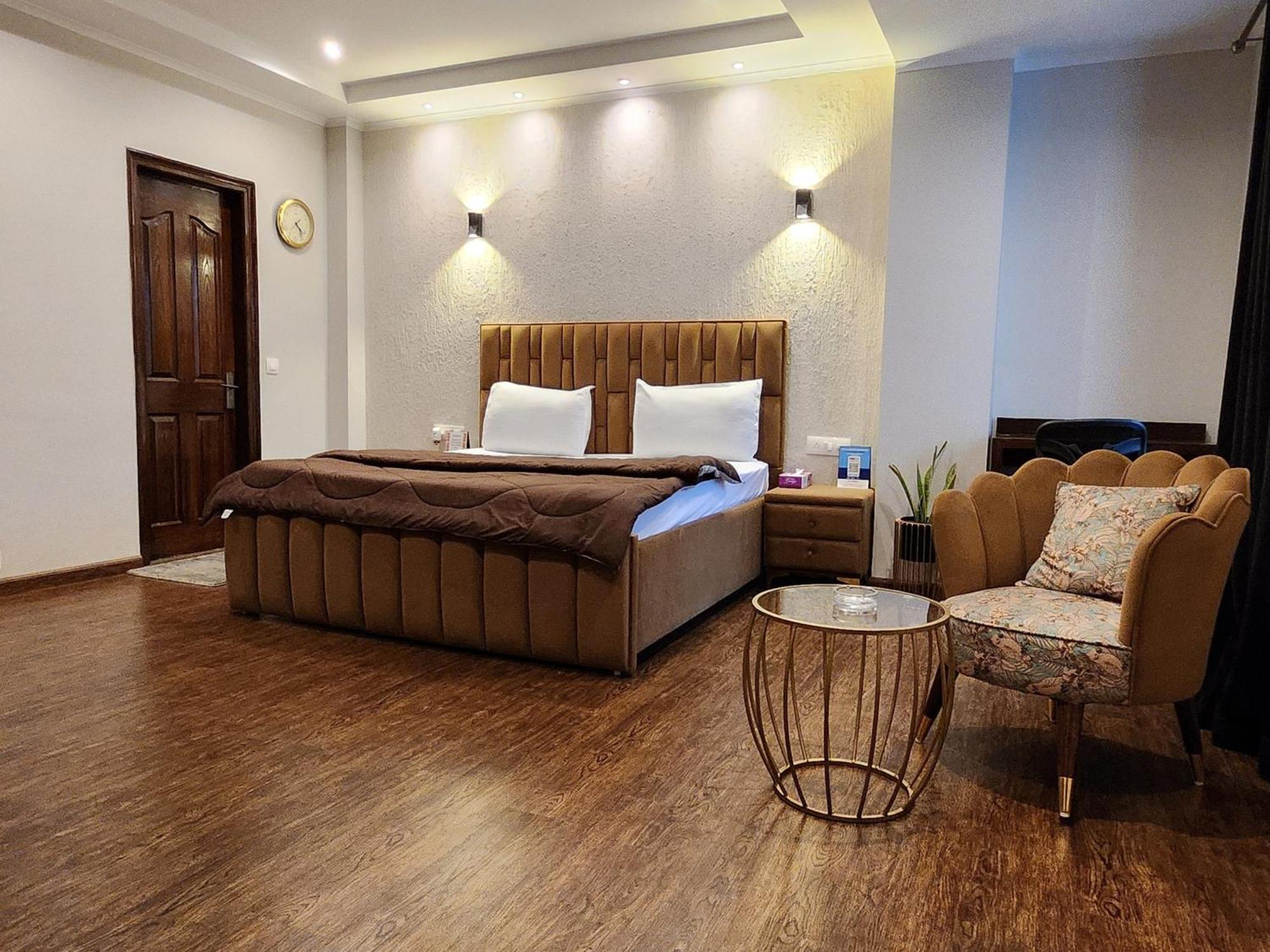 Hotel City Premier - Golf Course Road ,Gurgaon Exterior photo